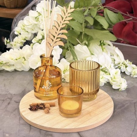 طقم معطر فواحة عيدان + شموع + قرفة + صينيه خشب دائري